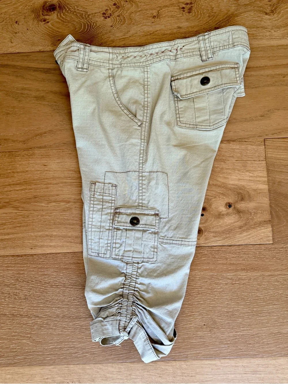 VTG Nori Y2K Khaki Cargo Capri Shorts Pants Cinched Knee Multi-Pocket Snap Wm 3 - Picture 4 of 10